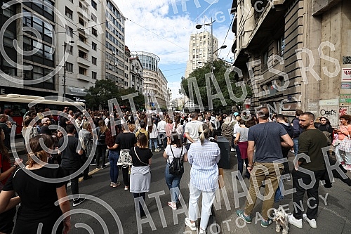 In front of the building where the editorial office of the daily Informer is located, a second protest was held in the organization of Women's Solidarity due to the publication of an interview with serial rapist Igor Milosevic.Ispred zgrade u kojoj