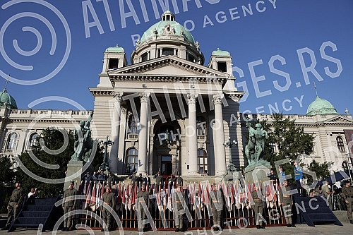 The general rehearsal of the ceremony on the occasion of the promotion of the youngest officers of the Serbian Army was held in front of the House of the National Assembly.Generalna proba svecanosti povodom promocije najmladjih oficira Vojske Srbij
