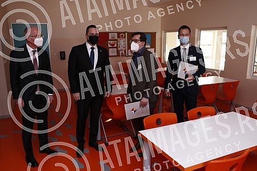  Serbian First Deputy Prime Minister and Minister of Education, Science and Technological Development Branko Ruzic and German Ambassador to Serbia Thomas Schieb visited the German school and signed an agreement on cooperation between the two governme