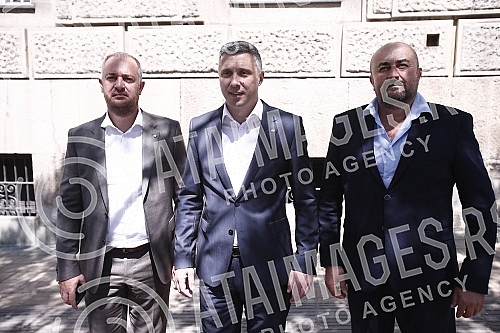 A press conference of the Dveri movement was held in front of the building of the Government of Serbia, with the topic 