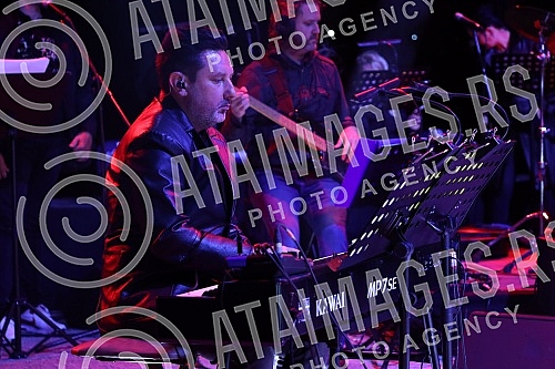 The Rock Opera had the honor of closing the summer season at Ada Ciganlija.
Rock Operi pripala je cast da zatvori letnju sezonu na Adi ciganliji. The Rock Opera had the honor of closing the summer season at Ada Ciganlija.
Rock Operi pripala je cast da zatvori letnju sezonu na Adi ciganliji.