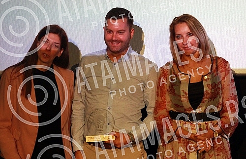 The Ministry of Environmental Protection and the United Nations Development Program (UNDP) awarded awards to the most successful innovators who implemented 17 different solutions to reduce greenhouse gas emissions.Ministarstvo zastite zivotne sredi