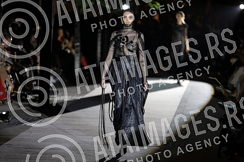 On the occasion of marking thirty years of MS Click, she paid tribute to one of the most important domestic fashion designers to the recently deceased, legendary fashion designer Aleksandar Joksimovic with a fashion show on the plateau in front of th