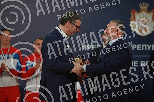 The President of the Republic of Serbia, Aleksandar Vucic, received the winners of gold medals at the European Boxing Championships, Vahid Abasov and Artyom Ageyev, as well as members of the delegation of the Boxing Federation of Serbia and the Olymp
