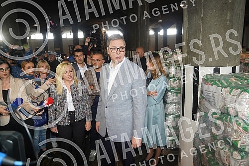 The President of the Republic of Serbia, Aleksandar Vucic, visited the warehouse of the Republic Directorate for Commodity Reserves - General Cargo Warehouse, Belgrade.Predsednik Republike Srbije Aleksandar Vucic obisao je skladista Republicke dire