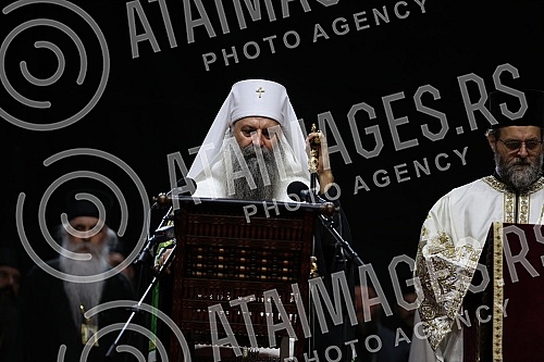 In the organization of the Holy Synod of Bishops of the Serbian Orthodox Church, in front of the Church of Saint Sava, a national prayer for the sanctity of marriage and the family, for harmony and peace in our nation, which was served by Serbian Pat