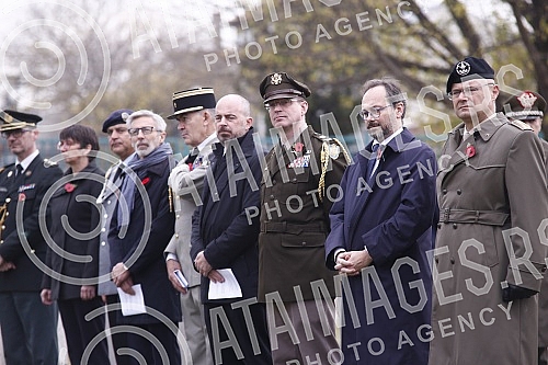 By laying wreaths at the Commonwealth Cemetery, the British Embassy in Serbia marked World War I Armistice Day, and the ceremony was led by British Ambassador Sian MacLeod. Polaganjem venaca na groblju Komonvelta, ambasada Velike Britanije u Srbiji