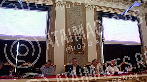 The session of the Council of the University of Belgrade on whose agenda was the decision to change the Statute of the University and the report on the work of the University for 2022 was held at the Rectorate.Sednica Saveta Univerziteta u Beogradu