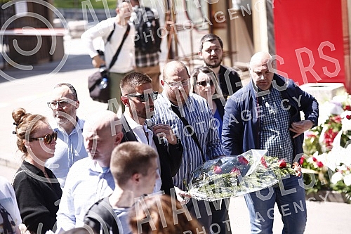 Veselin Vesa Simonovic, director and editor-in-chief of the Nova.rs portal, will be buried in the Alley of Merited Citizens at the New Cemetery in Belgrade, the family received condolences at 1:30 p.m., and the funeral service began at 2 p.m.Veseli
