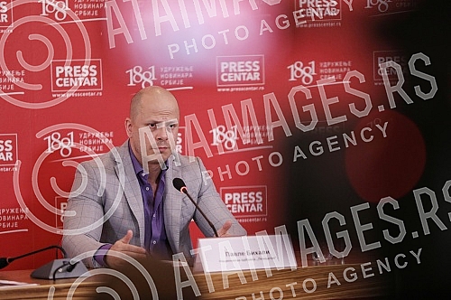 A press conference on the occasion of the civic petition for the pardon of war hero Zvezdan Jovanovic was held at the Media Center.Konferencija za medije povodom gradjanske peticije za pomilovanje ratnog heroja Zvezdana Jovanovica odrzana je u Medi