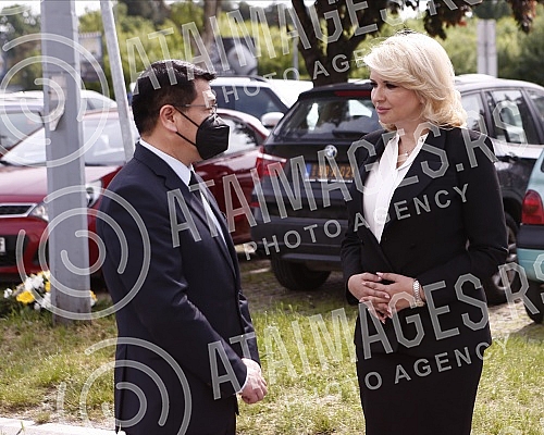 The 23rd anniversary of the bombing of the Embassy of the People's Republic of China in Belgrade in 1999, when three Chinese journalists were killed, was marked in Confucius Street.U  Konfucijevoj ulici obelezavena je 23. godisnjica bombardovanja A