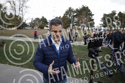 In Tasmajdan Park, People's Party President Vuk Jeremic issued a statement regarding criminal charges against Serbian Prime Minister Ana Brnabic and Ministers Zorana Mihajlovic and Irena Vujovic in connection with plans to open a Rio Tinto lithium mi In Tasmajdan Park, People's Party President Vuk Jeremic issued a statement regarding criminal charges against Serbian Prime Minister Ana Brnabic and Ministers Zorana Mihajlovic and Irena Vujovic in connection with plans to open a Rio Tinto lithium mi