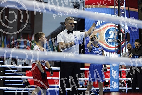 Celebrating World Boxing Day with a class of Roy Jones Jr. at Republic Square.Obelezavanje Svetskog dana boksa uz cas Roj Dzonsa Juniora na Trgu republike.