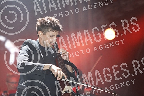 Concert of 2 Cellos held on Kalemegdan.Koncert 2 Cellos na Kalemegdanu.