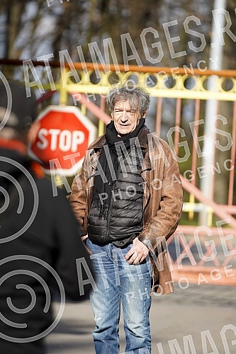 Recording of a TV show about Predrag Miki Manojlovic on Kosutnjak.
Snimanje TV emisije o Predragu Mikiju Manojlovicu na Kosutnjaku Recording of a TV show about Predrag Miki Manojlovic on Kosutnjak.
Snimanje TV emisije o Predragu Mikiju Manojlovicu na Kosutnjaku