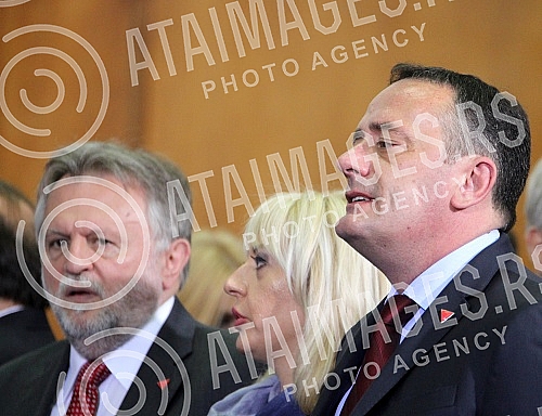 The second day of the visit of the President of China Xi Jinping's continued in the Palace of Serbia.Drugi dan posete predsednika Kine Si Djinping nastavio se svecanim docekom ispred Palate Srbija.