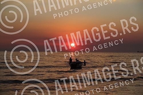 Sandy beach in Durres.
Pescana plaza u Dracu. Sandy beach in Durres.
Pescana plaza u Dracu.