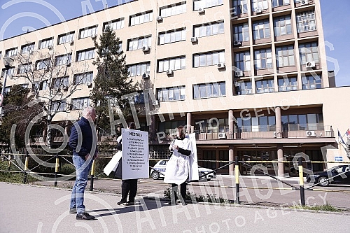 In front of the main entrance of the Police Administration for the city of Belgrade, a gathering called 