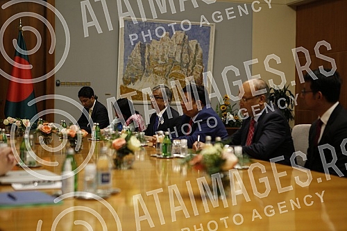 Bilateral meeting between the President of the Republic of Serbia, Aleksandar Vucic  and the Minister of Foreign Affairs of the People 's Republic of Bangladesh, Abul Kalam Abdul Momen.Bileteralni sastanak predsednika Republike Srbije Aleksandra Vu