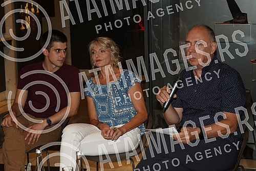 A press conference on the occasion of the announcement of the premiere of the play Mrs. Einstein by Snezana Gnjidic, directed by KKarin Rosnizeck, was held at the Museum of the National Theater.
Konferencija za medije povodom najave premijere drame A press conference on the occasion of the announcement of the premiere of the play Mrs. Einstein by Snezana Gnjidic, directed by KKarin Rosnizeck, was held at the Museum of the National Theater.
Konferencija za medije povodom najave premijere drame