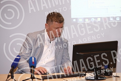 A press conference was held at the Life Design Hotel, organized by Milos Plantaric, a Slovenian citizen who claims that the hotel was physically occupied by a group of Veljko Belivuk and Marko Miljkovic. U hotelu Life Design odrzana je konferencija