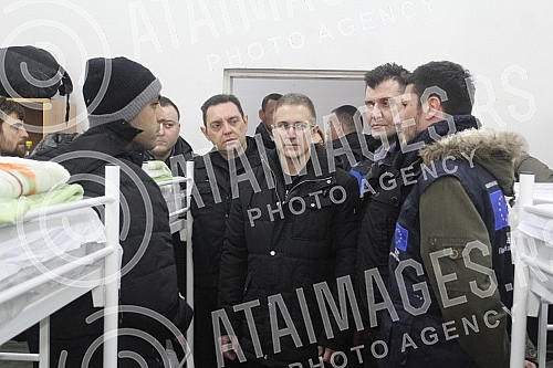 Aleksandar Vulin - Labor Minister, Nebojsa Stefanovic - Interior Minister Zoran Djordjevic - Defence Minister Miroslav Cuckovic - Obrenovac Mayor visited the temporary reception center for migrants.Aleksandar Vulin - ministar za rad, Nebojsa Stefano