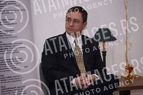 A press conference was held at the RTS Club on the occasion of the presentation of the new, jubilee 85th season of the RTS Symphony Orchestra.
U RTS klubu je odrzana konferencija za medije povodom predstavljanja nove, jubilarne 85. sezone Simfonijsk A press conference was held at the RTS Club on the occasion of the presentation of the new, jubilee 85th season of the RTS Symphony Orchestra.
U RTS klubu je odrzana konferencija za medije povodom predstavljanja nove, jubilarne 85. sezone Simfonijsk