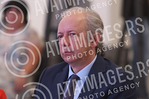 The Chamber of Mining and Geological Engineers of Serbia was founded in the Chamber of Commerce of Serbia.U Privrednoj komori Srbije je osnivana Komora rudarskih i geoloskih inzenjera Srbije.