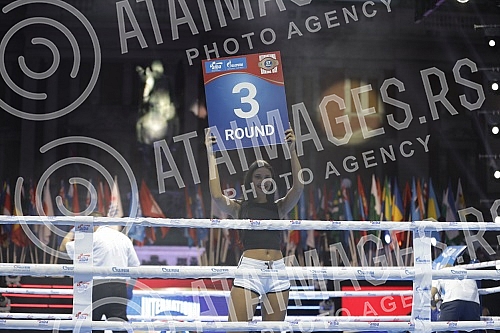 Celebrating World Boxing Day with a class of Roy Jones Jr. at Republic Square.Obelezavanje Svetskog dana boksa uz cas Roj Dzonsa Juniora na Trgu republike.