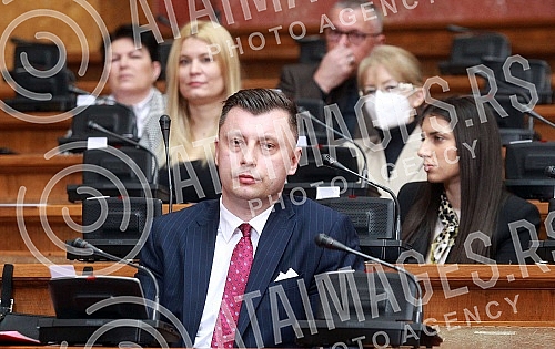 At the request of 237 deputies, the President of the National Assembly of the Republic of Serbia, Ivica Dacic, convened the Seventeenth Extraordinary Session in the Twelfth Convocation. Predsednik Narodne skupstine Republike Srbije Ivica Dacic sazv