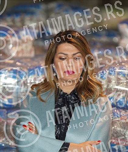 The President of the Republic of Serbia, Aleksandar Vucic, visited the warehouse of the Republic Directorate for Commodity Reserves - General Cargo Warehouse, Belgrade.Predsednik Republike Srbije Aleksandar Vucic obisao je skladista Republicke dire