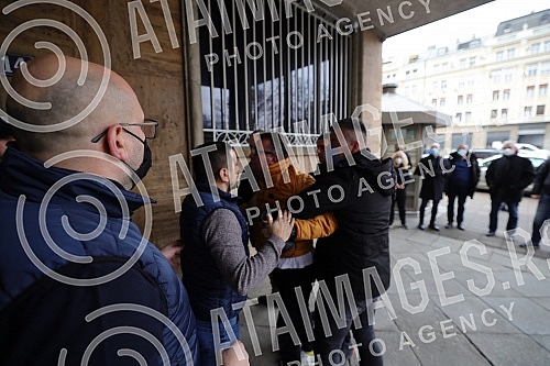 The Serbian Progressive Party handed over the list for the parliamentary elections to Aleksandar Vucic - Together we can do all the certified statements of the voters who support it, today, February 16, 2022. year, at 15 o'clock, at the headquarters 