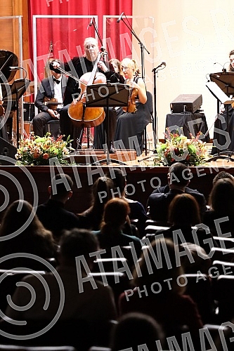 The concert of the chamber ensemble of 13 strings and Denis Shapovalov (cello and electric cello) as part of the 53rd edition of BEMUS was held in the great hall of Kolarac's endowment, and Shapovalov performed a program - 