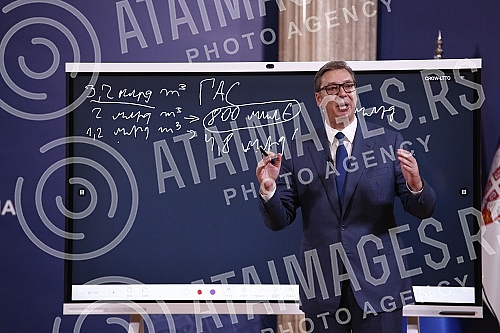 The President of Serbia, Aleksandar Vucic, held a press conference where he announced the name of the representative for the composition of the new Government and spoke about other topics - electricity, gas and Kosovo and Metohija.
Predsednik Srbije The President of Serbia, Aleksandar Vucic, held a press conference where he announced the name of the representative for the composition of the new Government and spoke about other topics - electricity, gas and Kosovo and Metohija.
Predsednik Srbije