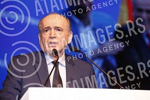 As part of the election campaign, the Party of United Pensioners of Serbia held a rally in Cacak.Partija ujedinjenih penzionera Srbije u sklopu preidzborne kampanje odrzala je miting u Cacaku.