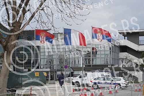 Obimni infrastrukturni radovi na modernizaciji beogradskog aerodroma zapoceti su pocetkom 2020. godine i imaju za cilj povecanje kapaciteta i poboljsanje korisnickog iskustva i komfora.