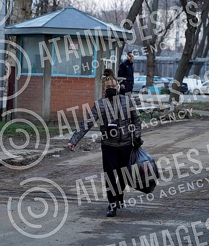 The First Basic Court in Belgrade today lifted the custody of rapper Stefan Djuric Rasta, in which he has been since October 3, 2020, after the police found drugs in his possession.
Prvi osnovni sud u Beogradu ukinuo je danas pritvor reperu Stefanu The First Basic Court in Belgrade today lifted the custody of rapper Stefan Djuric Rasta, in which he has been since October 3, 2020, after the police found drugs in his possession.
Prvi osnovni sud u Beogradu ukinuo je danas pritvor reperu Stefanu