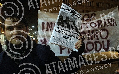 In front of the Presidency of Serbia, despite the ban on the gathering, several hundred citizens gathered at a protest organized by the organization Kreni - Promeni, demanding a ban on the extraction of pine and lithium.Ispred Predsednistva Srbije,