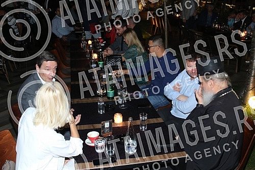 The humanitarian organization of Serbs for Serbs, in cooperation with the basketball representative Marko Keselj, organized a donation evening for Kosovo and Metohija in the restaurant Tri tacke. Humanitarna organizacija Srbi za Srbe u saradnji sa 