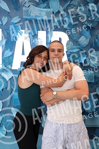 Voyage in WTF Open Air radio in TC Gallery - socializing with fans.Voyage u WTF Open Air radiju u TC Galerija - druzenje sa fanovima.