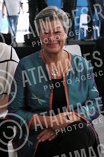 Visit of Ylva Johansson, European Commissioner for Internal Affairs and Migration, to the reception center in Obrenovac and a tour of the reconstructed facilities within the complex.
Poseta Ilve Johanson, evropske komesarke za unutrasnje poslove i m Visit of Ylva Johansson, European Commissioner for Internal Affairs and Migration, to the reception center in Obrenovac and a tour of the reconstructed facilities within the complex.
Poseta Ilve Johanson, evropske komesarke za unutrasnje poslove i m