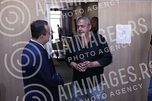 The European Union as a strategic choice conference was held at the Zira Hotel - the experiences of Serbia and Romania.U hotelu Zira odrzana je konferencija Evropska unija kao strateski izbor - iskustva Srbije i Rumunije