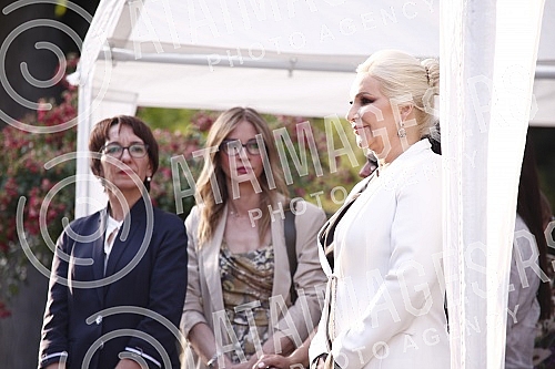 US Ambassador to Serbia Christopher Hill hosted a reception to celebrate the national holiday of the United States, Independence Day.Ambasador SAD u Srbiji Kristofer Hil priredio je prijem povodom proslave nacionalnog praznika Sjedinjenih Americkih