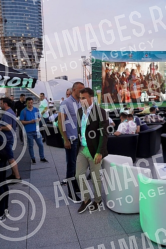 Organized by the Heineken brand, a viewing of the UEFA EURO 2020 final between Italy and England was organized on the roof of the Galerija shopping center, which opened this space for one event for the first time.U organizaciji brenda Heineken orga
