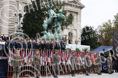 The ceremony for the promotion of the youngest officers of the Serbian Armed Forces was held in front of the House of the National Assembly of the Republic of Serbia.Svecanost povodom promocije najmladjih oficira Vojske Srbije odrzana je ispred Dom
