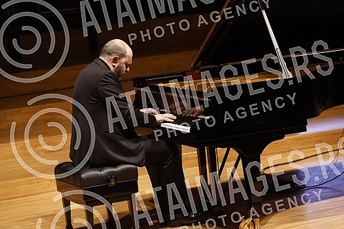 Commemorating one year since the loss of its beloved director, the Belgrade Philharmonic continues Ivan Tasovac's vision and has organized a special event in his honor - a special promotion of the latest generation piano Steinway Spirio | r, signed b