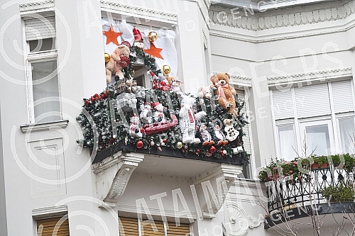 Pre-holiday atmosphere in Novi Sad - decorated balcony.Predpraznicna atmosfera u Novom Sadu - ukrasen balkon.