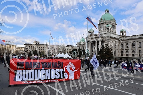 Freelancers protest against the proposal to amend the Law on personal income tax, which was adopted by the Government in front of the National assembly of Serbia.Protest frilensera zbog predloga za izmenu Zakona o porezu na dohodak gradjana koji je
