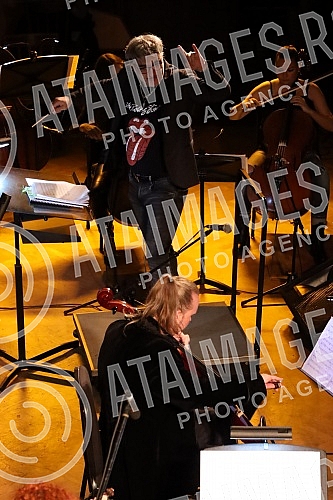 The concert of the chamber ensemble of 13 strings and Denis Shapovalov (cello and electric cello) as part of the 53rd edition of BEMUS was held in the great hall of Kolarac's endowment, and Shapovalov performed a program - 