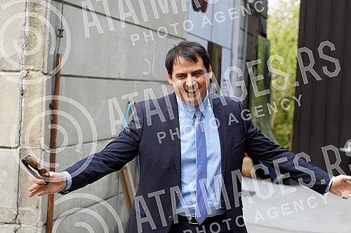 Zoran Kesic in front of the United media studio where the show 